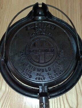 Griswold #8 Waffle Iron With Base